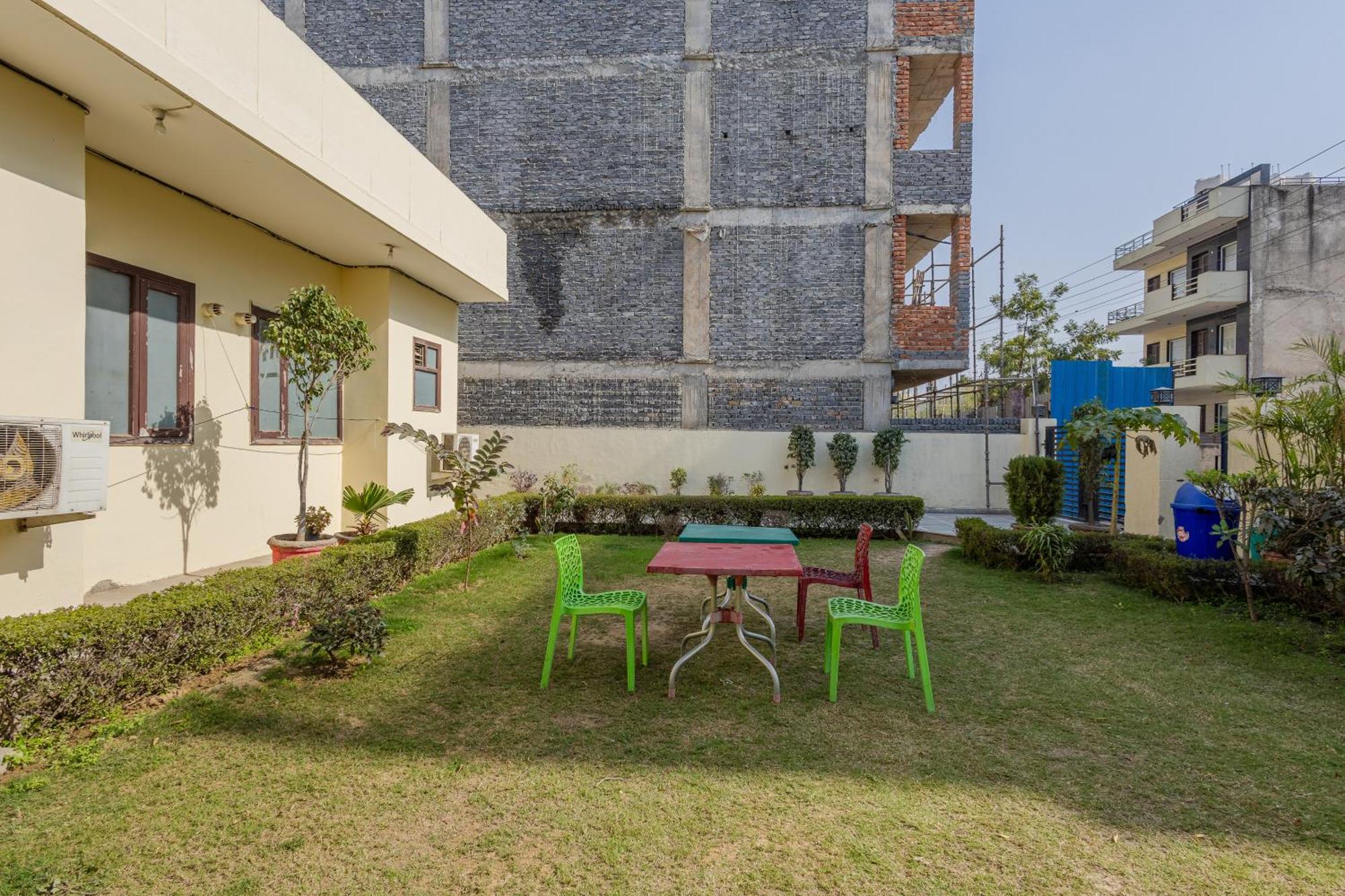 Lime Tree Studio Near Fortis Gurgaon Exteriör bild