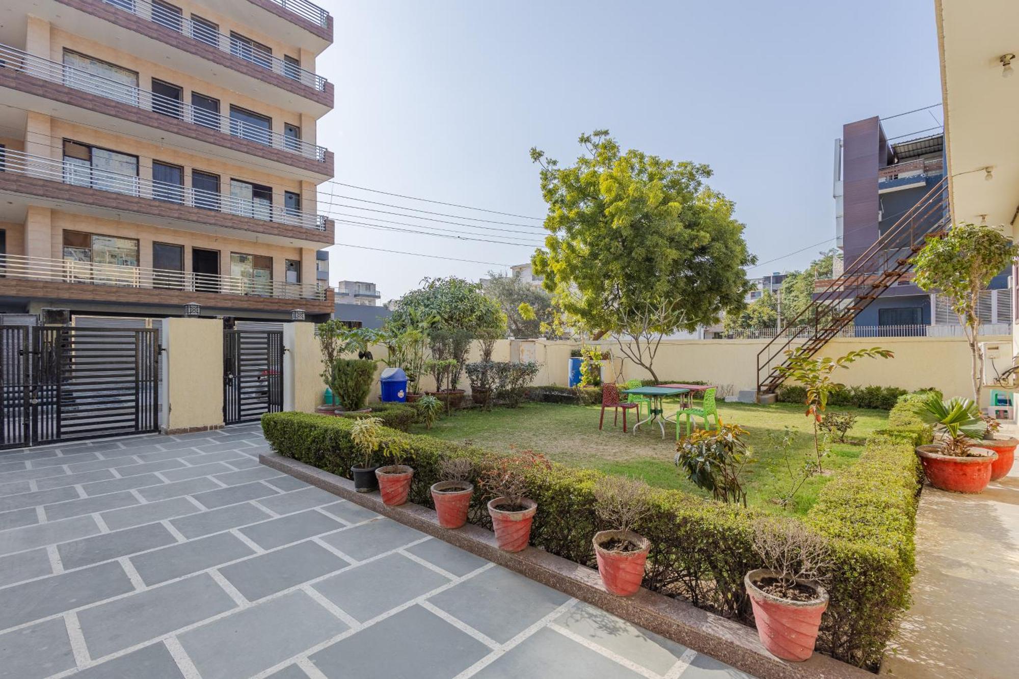 Lime Tree Studio Near Fortis Gurgaon Exteriör bild