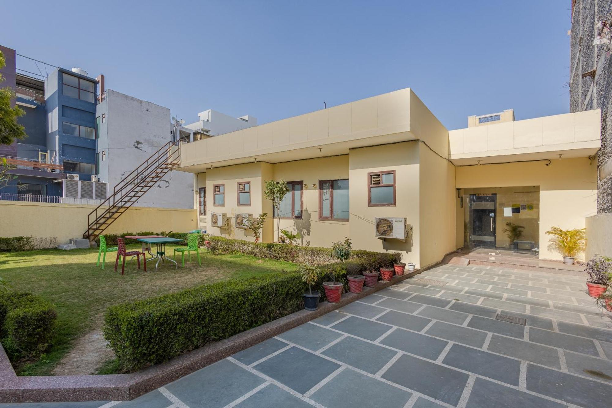 Lime Tree Studio Near Fortis Gurgaon Exteriör bild