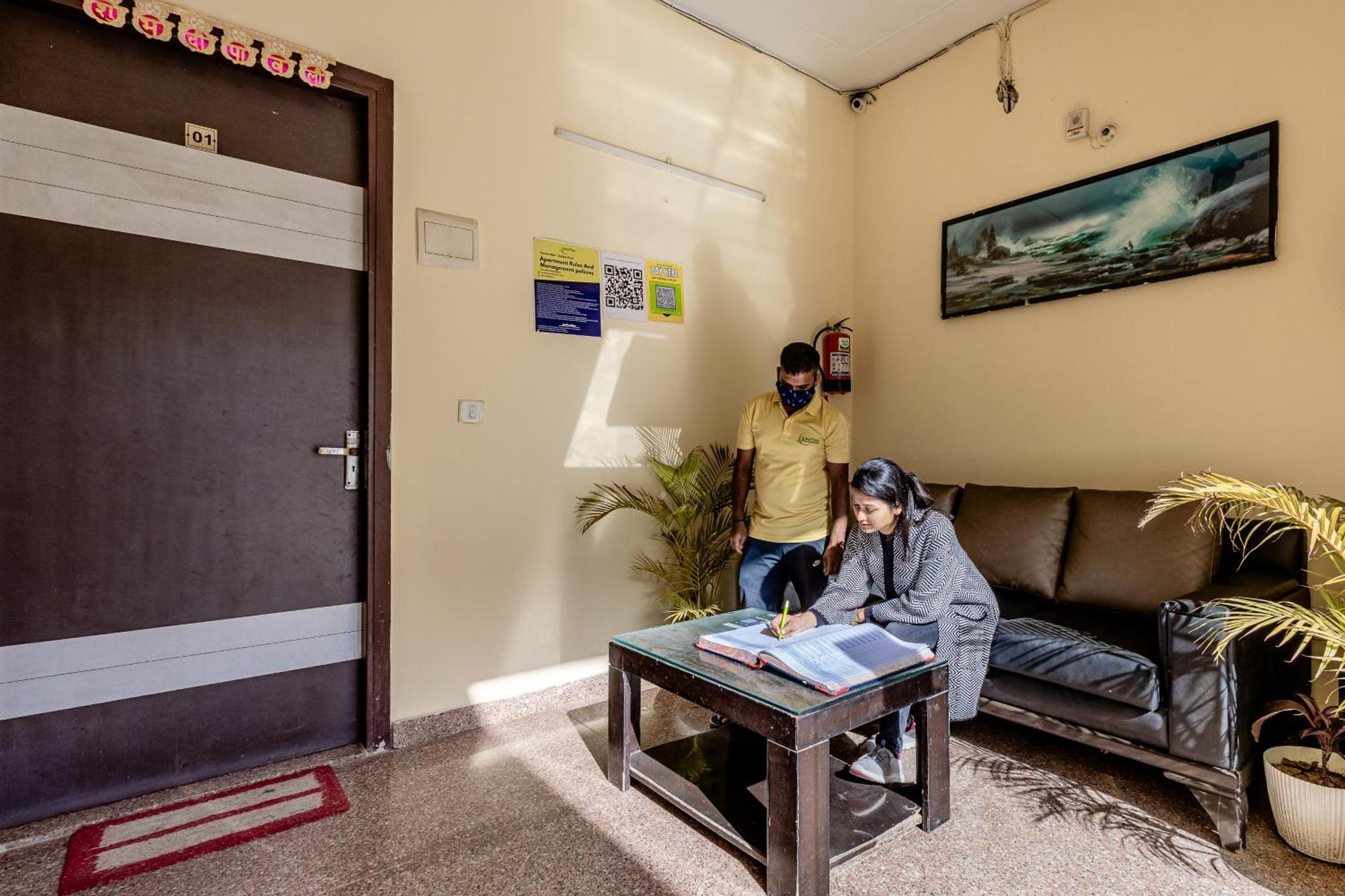 Lime Tree Studio Near Fortis Gurgaon Exteriör bild