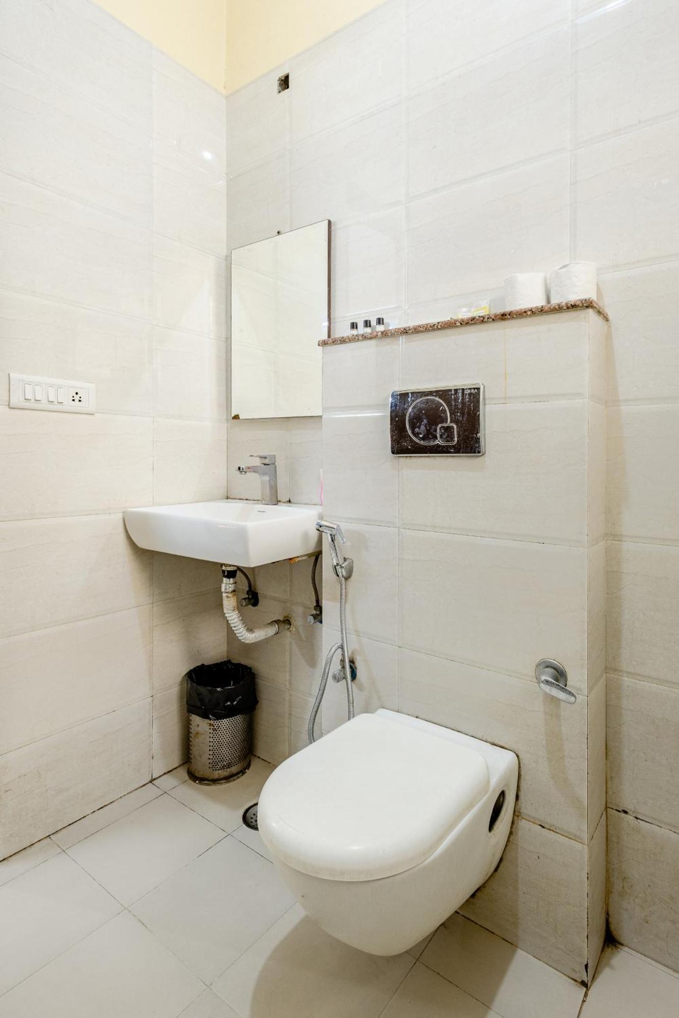 Lime Tree Studio Near Fortis Gurgaon Exteriör bild