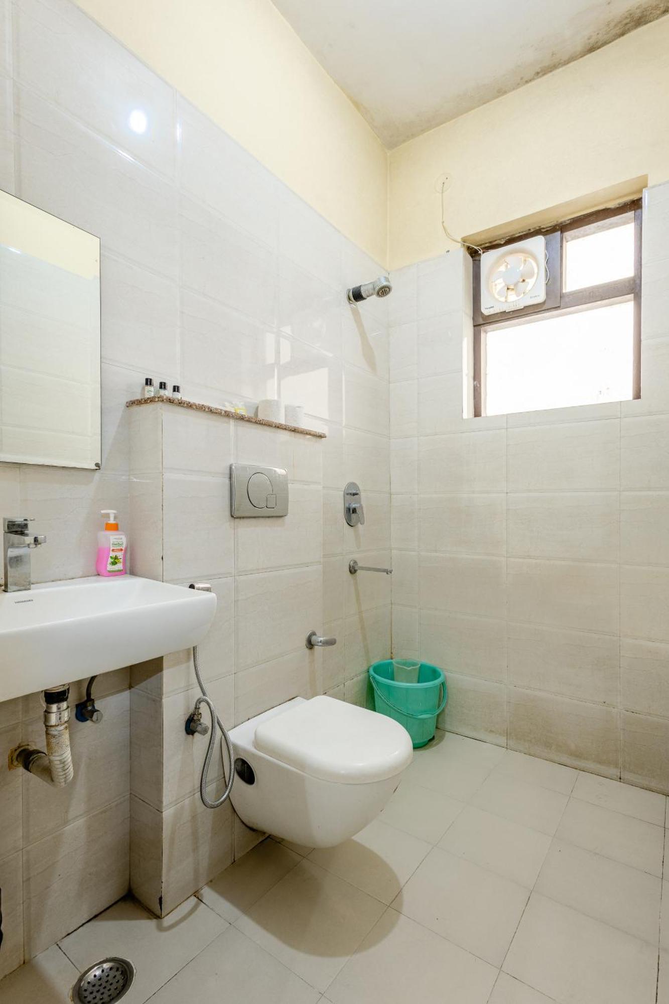 Lime Tree Studio Near Fortis Gurgaon Exteriör bild